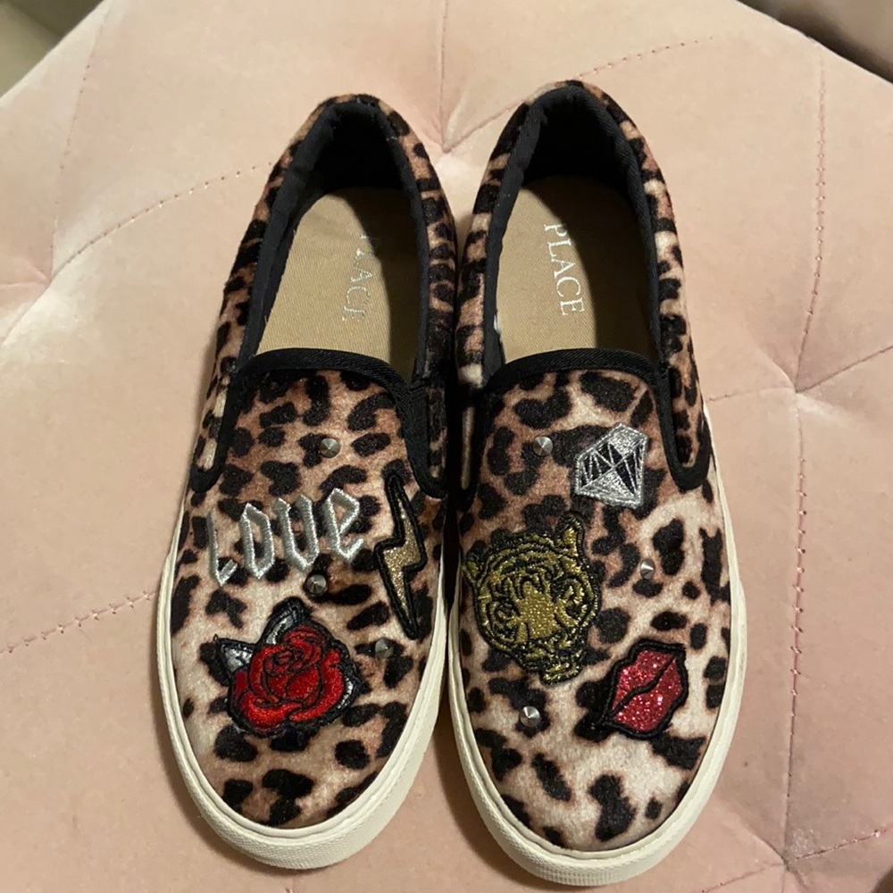 Girls Vans style shoes